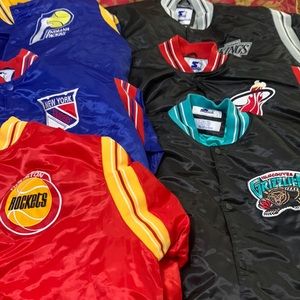 Lot of starter bomber jackets size 5xl that fit like a 4xl